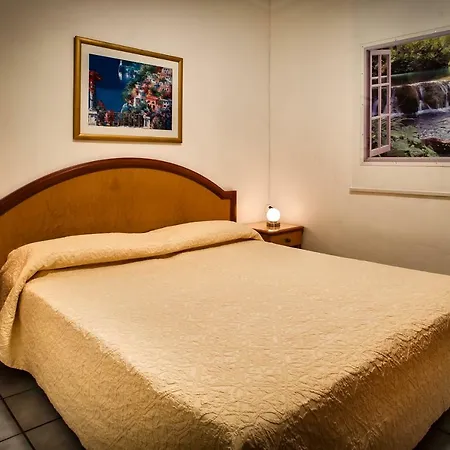 Easyrooms Dell'angelo Локарно