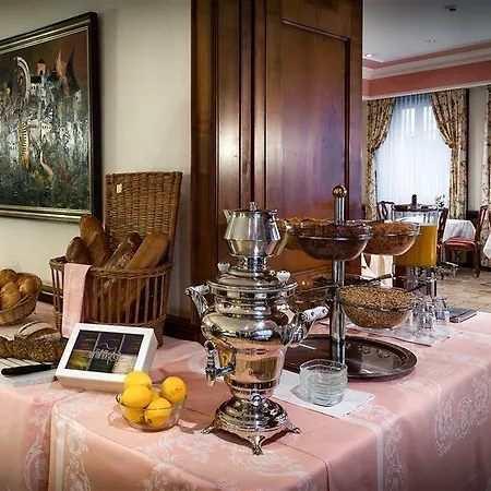 Хостел Easyrooms Dell'angelo Локарно